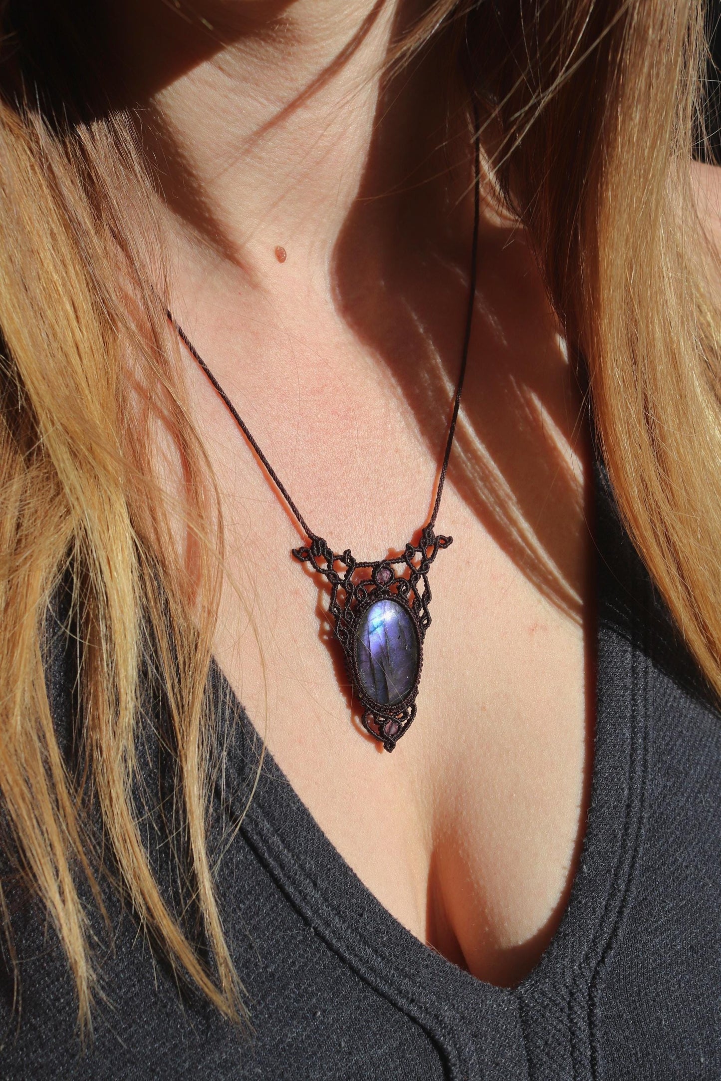 Pendentif en LABRADORITE violette avec perles d'améthyste