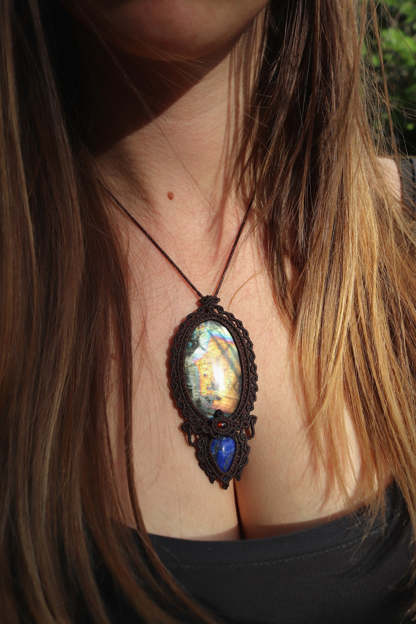 Yellow rainbow labradorite, Garnet and lapis lazuli pendant