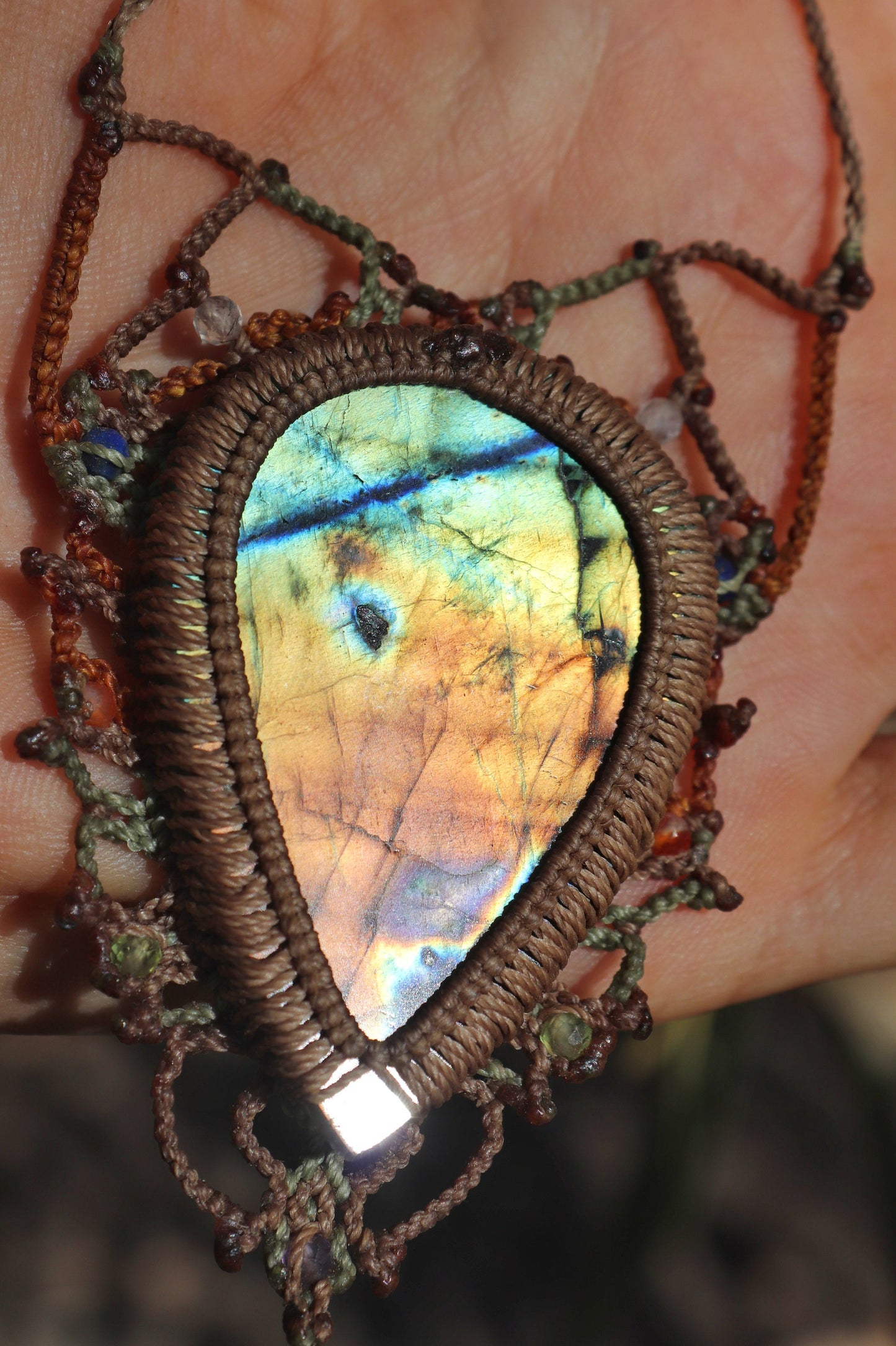 Superbe collier en labradorite arc-en-ciel