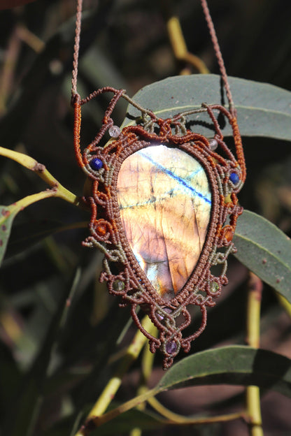 Superbe collier en labradorite arc-en-ciel
