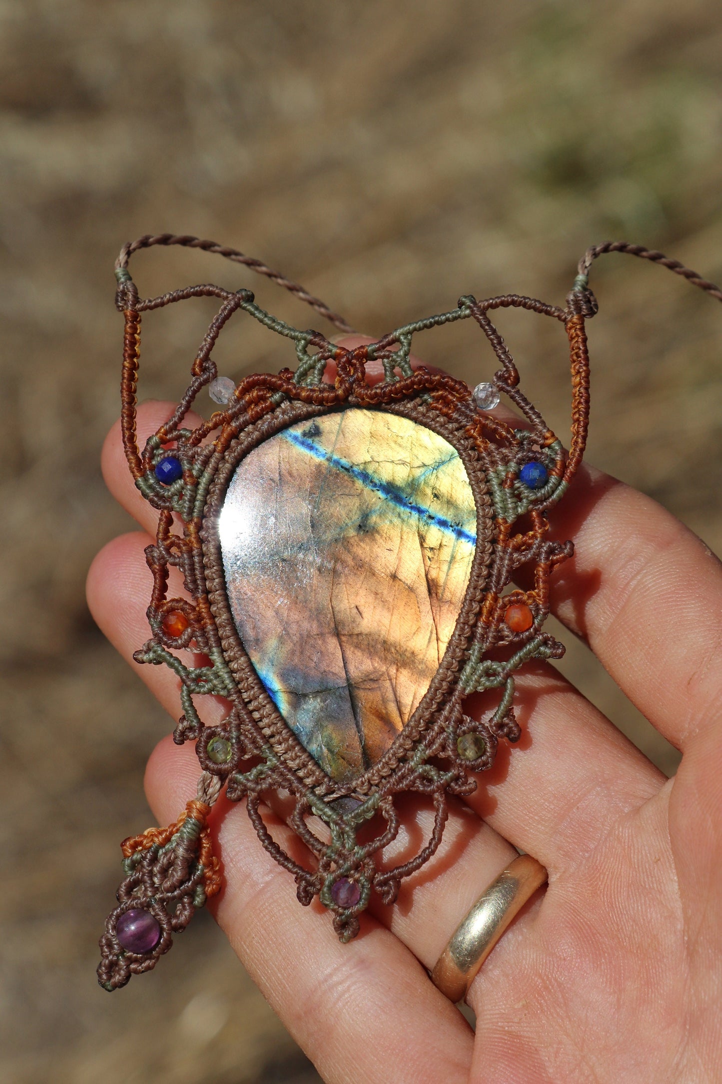 Superbe collier en labradorite arc-en-ciel