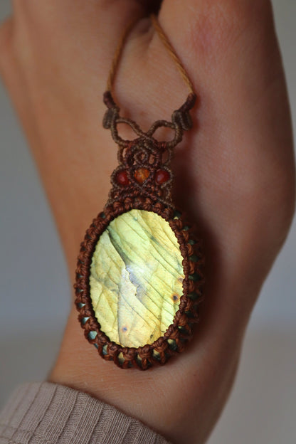 Pendentif LABRADORITE orange et jaune coucher de soleil