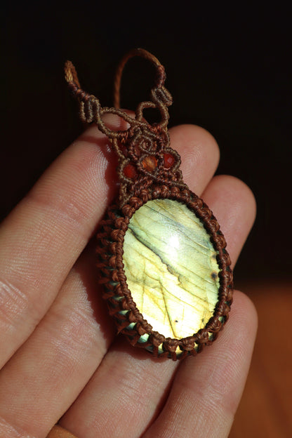 Pendentif LABRADORITE orange et jaune coucher de soleil