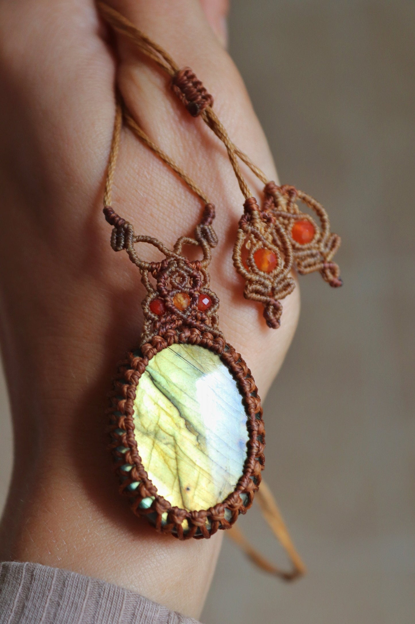 Pendentif LABRADORITE orange et jaune coucher de soleil
