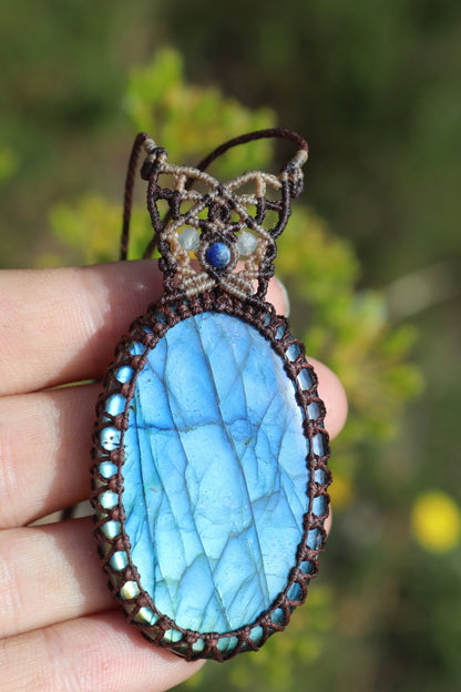 Grand pendentif labradorite 48 mm, bleu ciel
