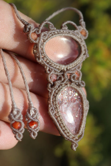 Pendentif délicat en HÉLIOLITE et QUARTZ