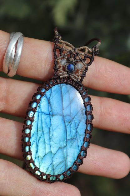 Grand pendentif labradorite 48 mm, bleu ciel