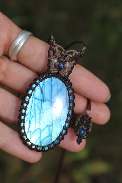 Grand pendentif labradorite 48 mm, bleu ciel