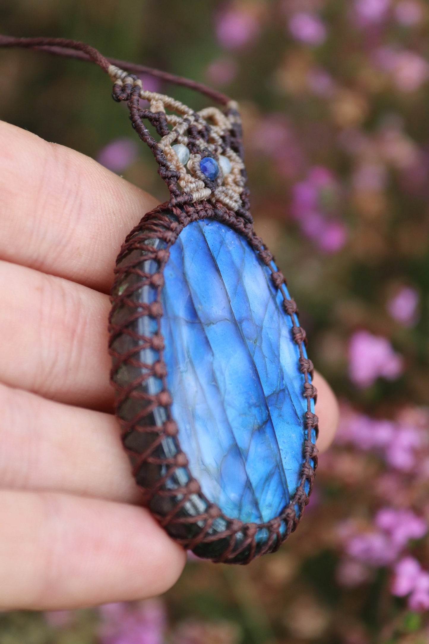 Grand pendentif labradorite 48 mm, bleu ciel