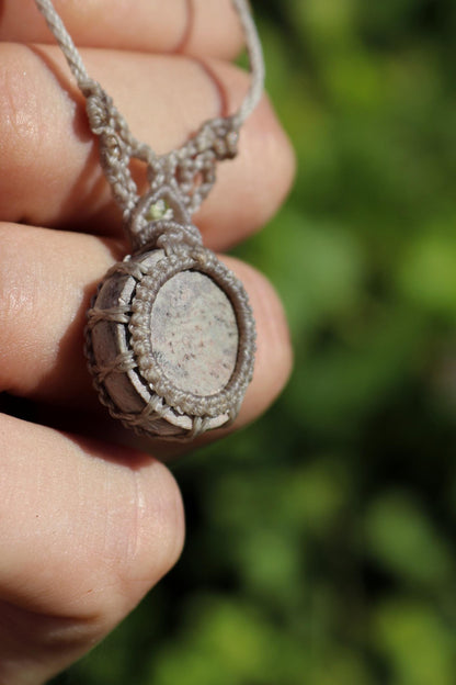 Pendentif LAMEA en OPALE du Mexique et perles de péridot
