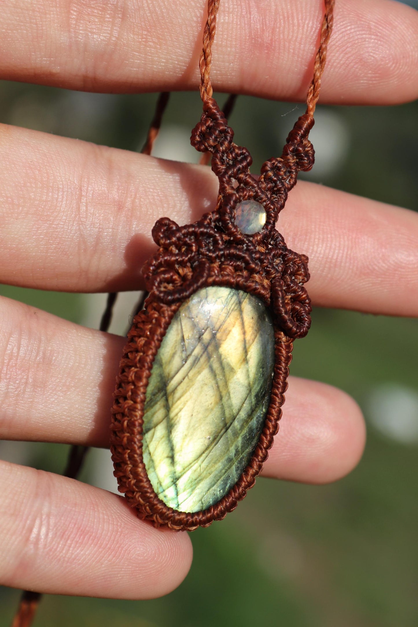 Pendentif en LABRADORITE vert forêt