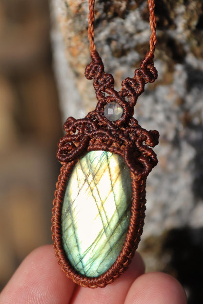 Pendentif en LABRADORITE vert forêt