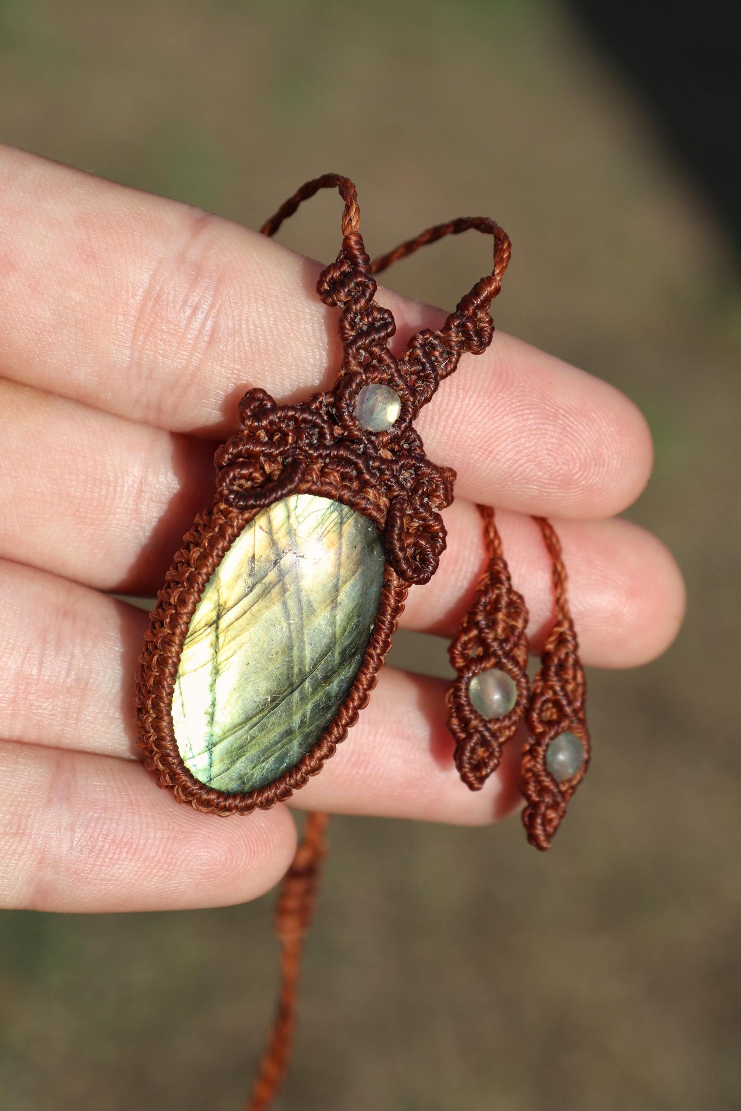 Pendentif en LABRADORITE vert forêt