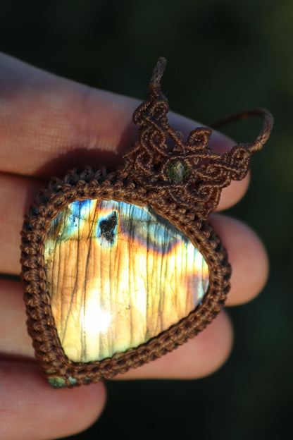 Golden Labradorite pendant with peridot beads