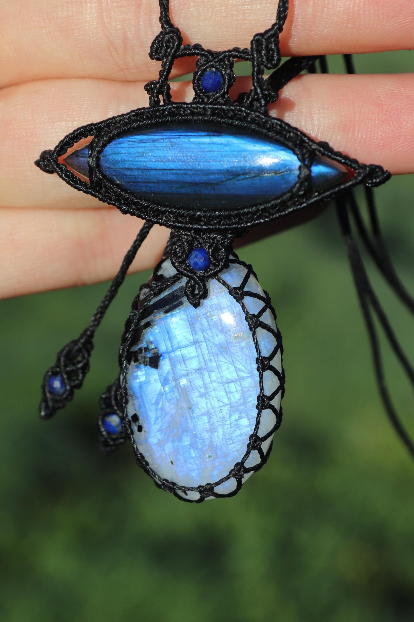 PIERRE DE LUNE avec tourmaline et LABRADORITE bleu roi