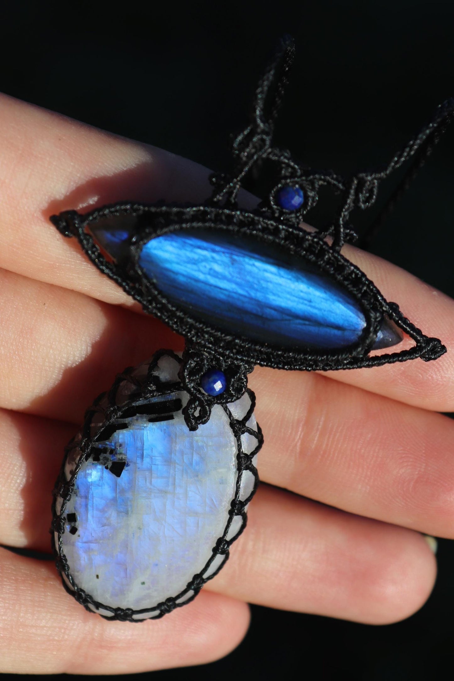 PIERRE DE LUNE avec tourmaline et LABRADORITE bleu roi