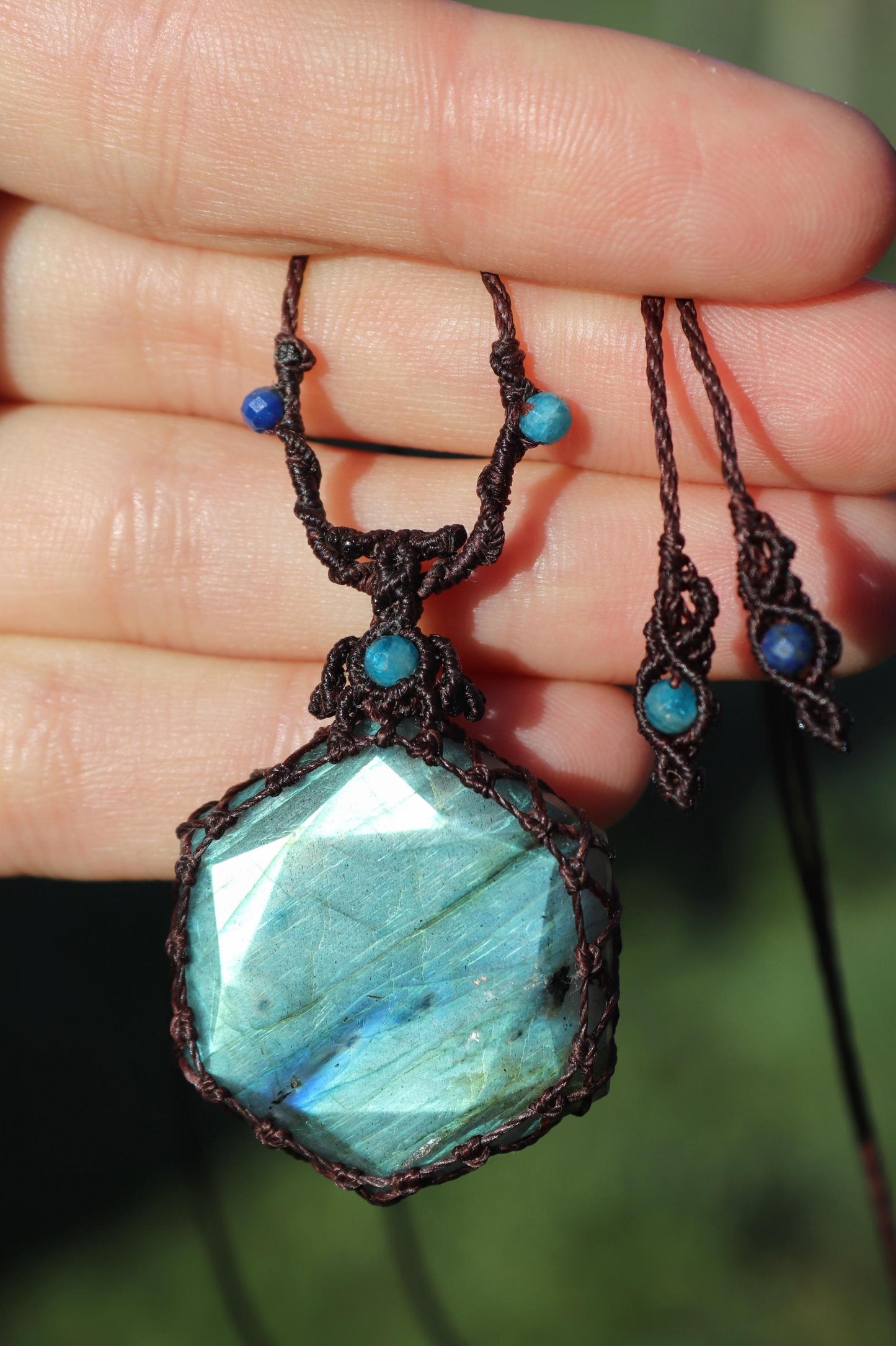 Pendentif étoile double face à facettes en labradorite