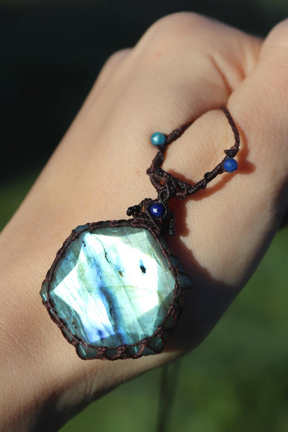 Pendentif étoile double face à facettes en labradorite