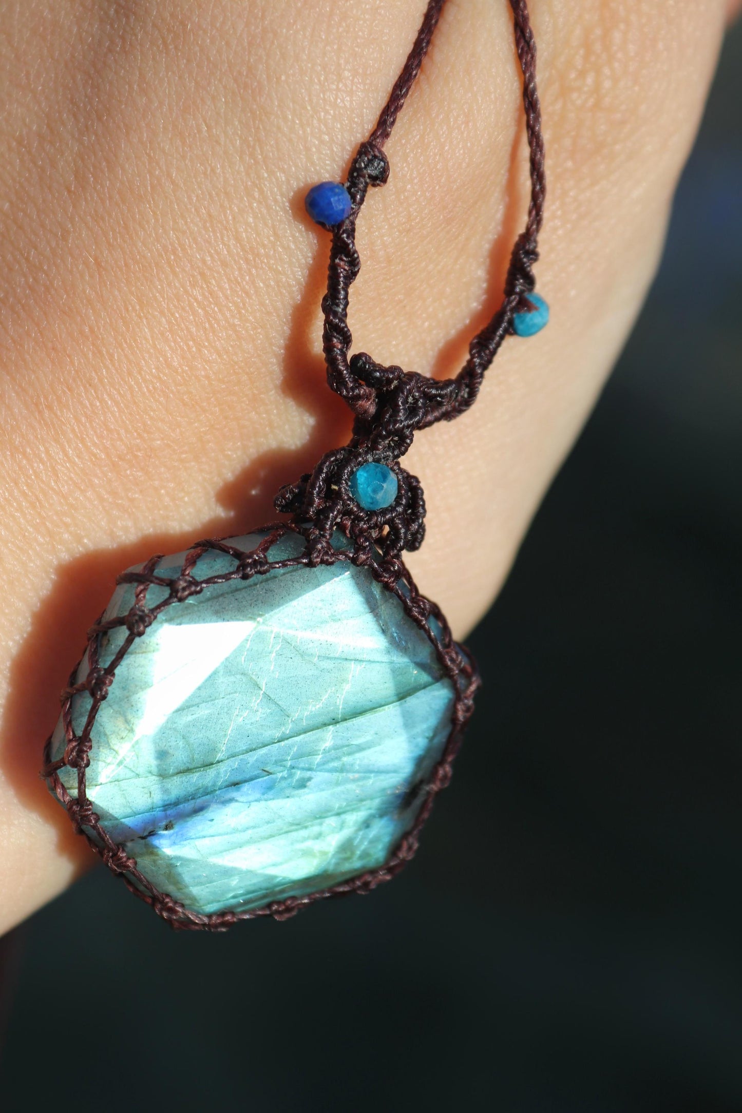 Pendentif étoile double face à facettes en labradorite