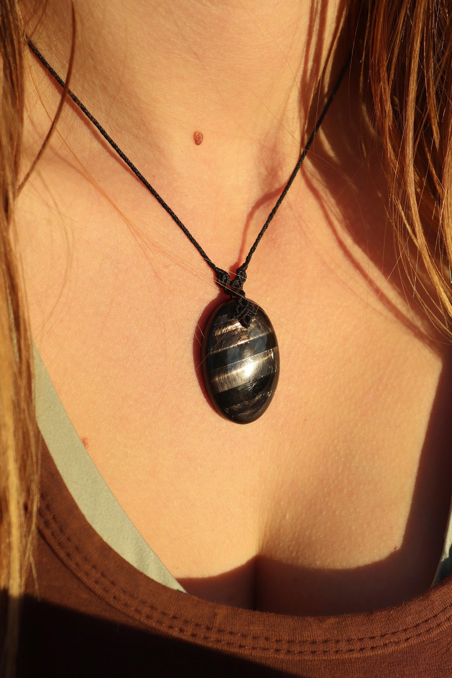 Pendentif HYPERSTHÈNE avec perles de SHUNGITE russe naturelle