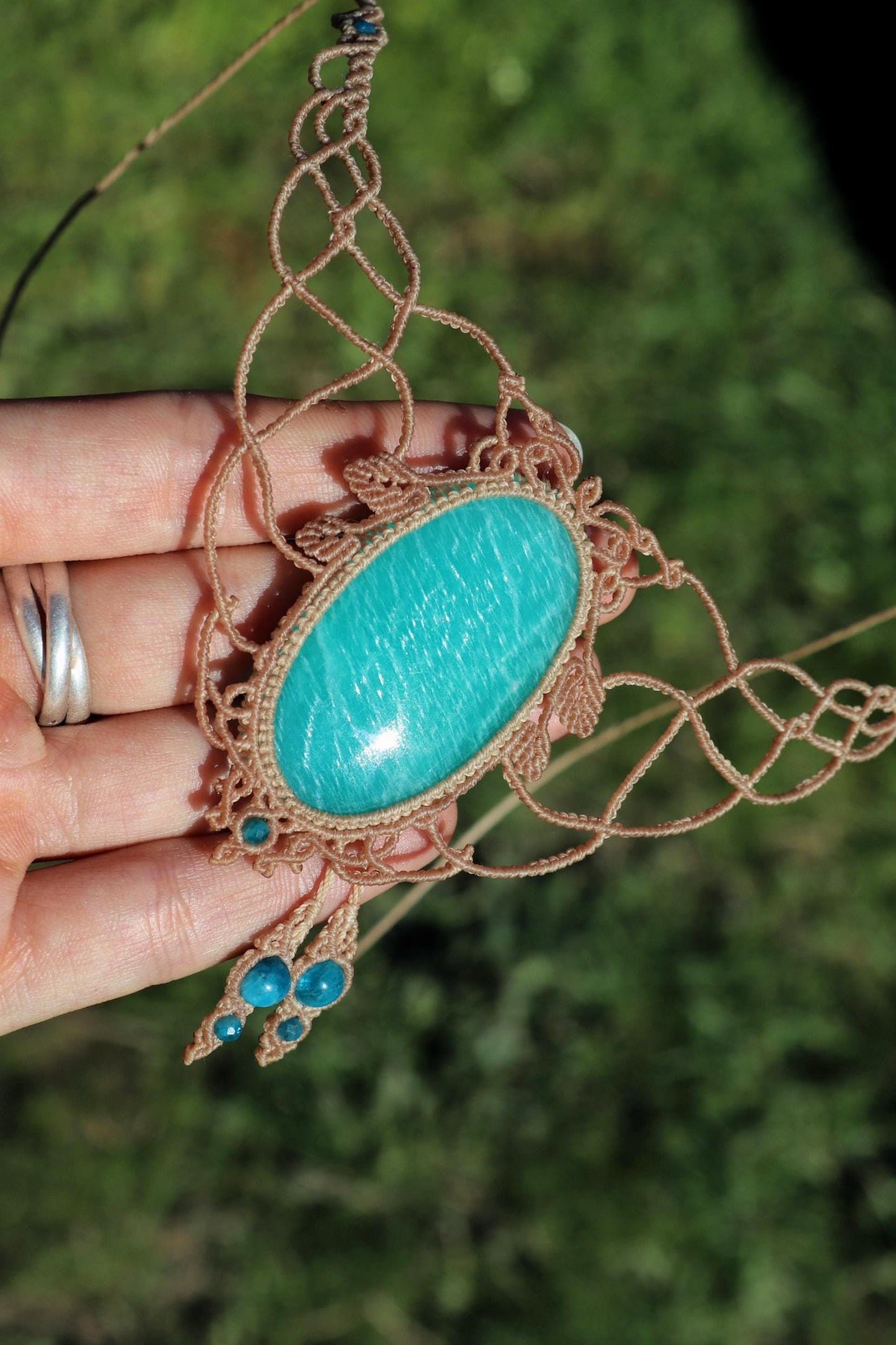 Grand ras-de-cou en AMAZONITE bleu paraïba
