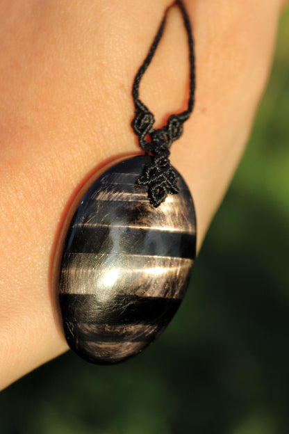 Pendentif HYPERSTHÈNE avec perles de SHUNGITE russe naturelle