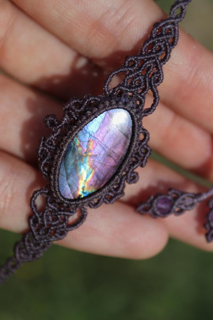 Tour de cou/collier ras du cou en SPECTROLITE violette véritable