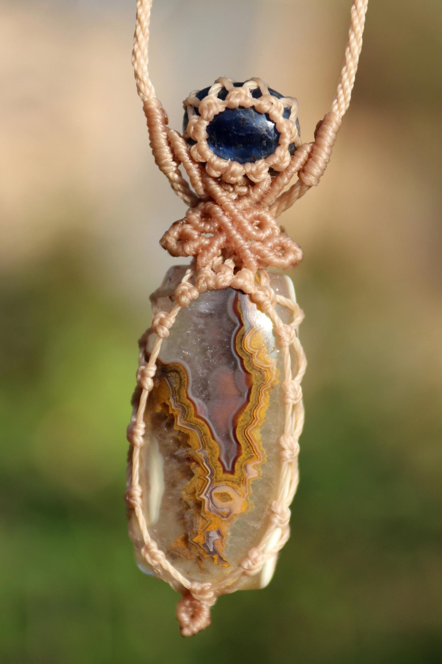 Pendentif en agate Crazy Lace du Mexique et kyanite