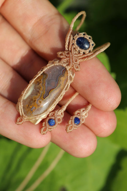 Pendentif en agate Crazy Lace du Mexique et kyanite