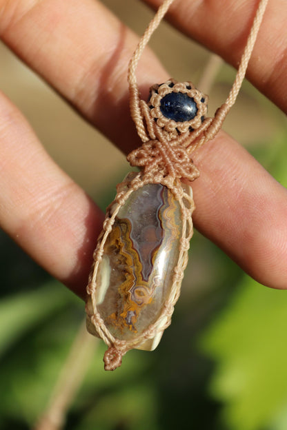 Pendentif en agate Crazy Lace du Mexique et kyanite