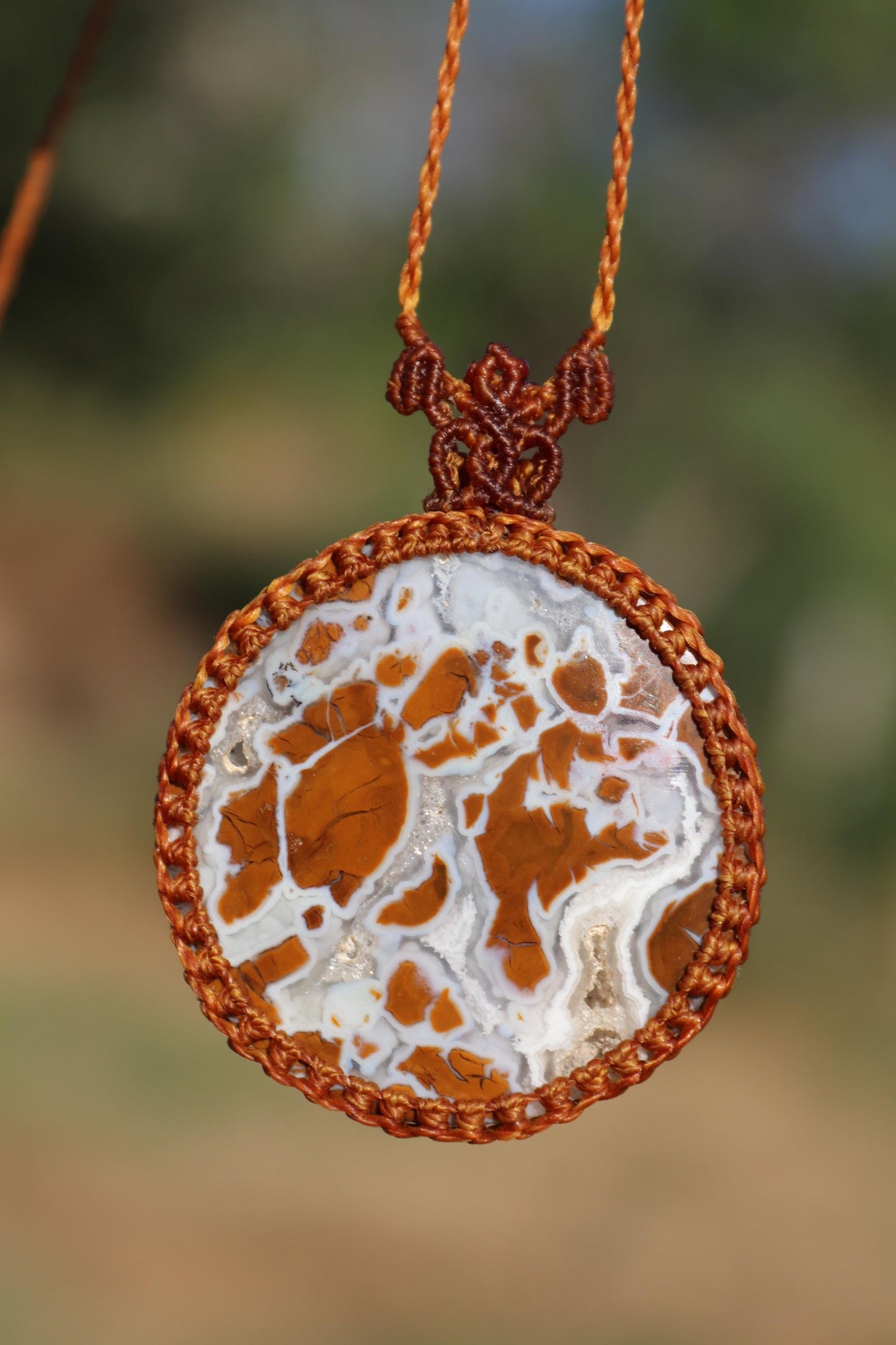 Grand pendentif en agate « barbe à papa » d'Indonésie