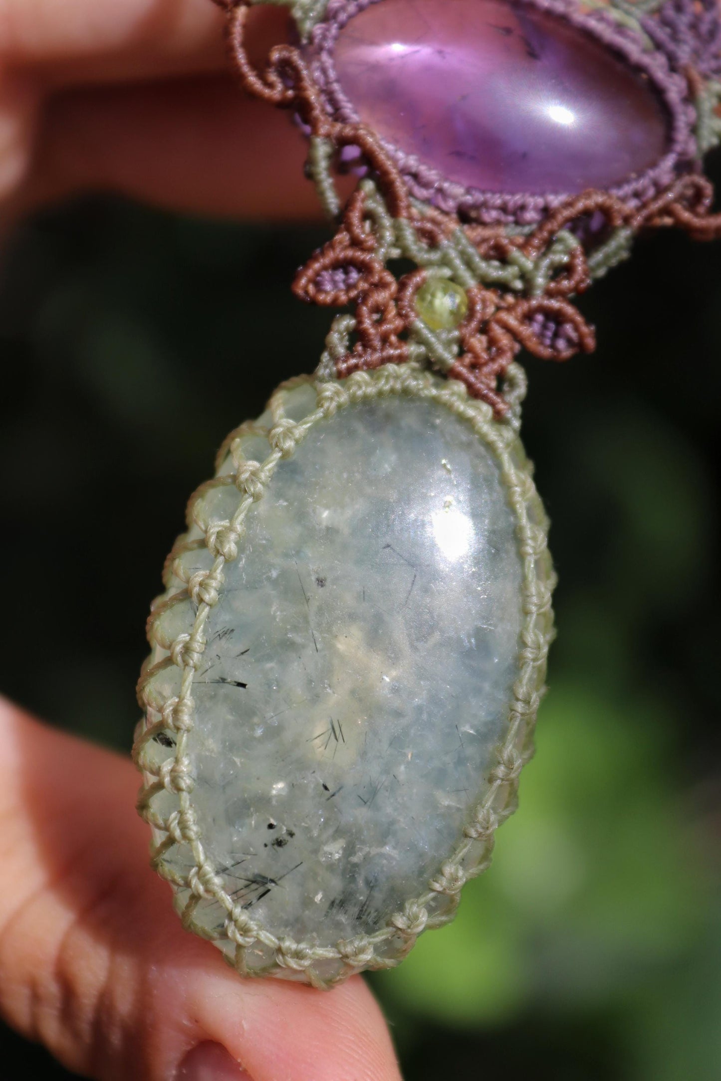 ELOWEN’S GARDEN Pendentif en prénite et améthyste