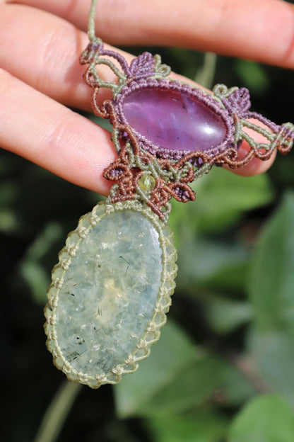 ELOWEN’S GARDEN Pendentif en prénite et améthyste
