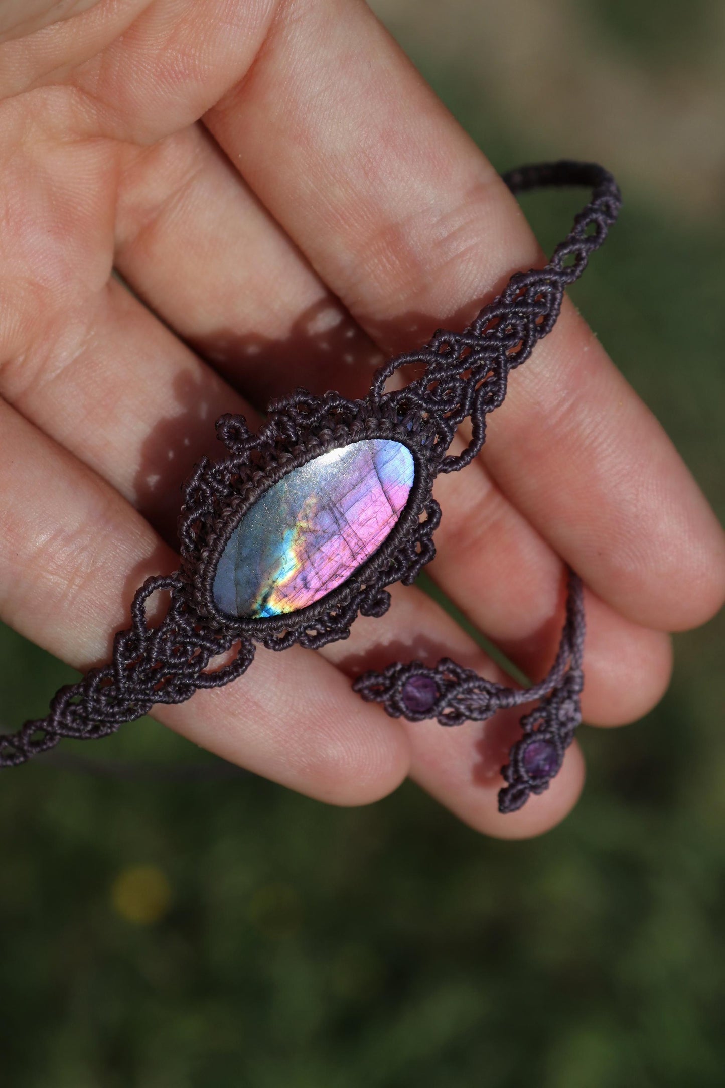 Tour de cou/collier ras du cou en SPECTROLITE violette véritable