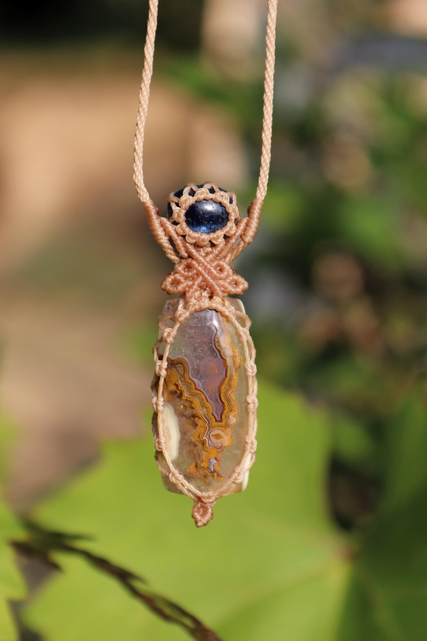 Pendentif en agate Crazy Lace du Mexique et kyanite