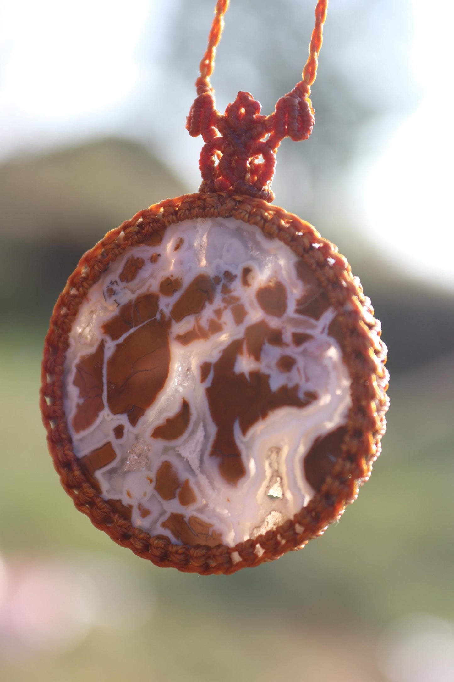 Grand pendentif en agate « barbe à papa » d'Indonésie