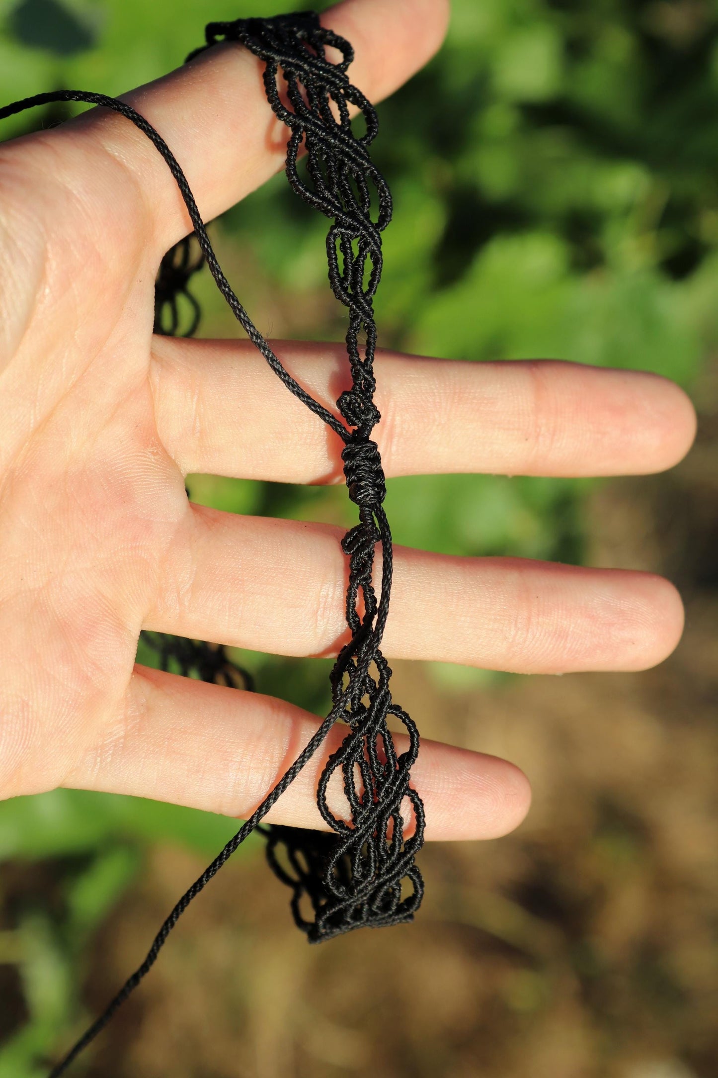 NYXARA tour de cou en KYANITE bleu profond avec apatite