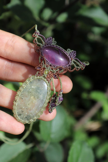 ELOWEN’S GARDEN Pendentif en prénite et améthyste
