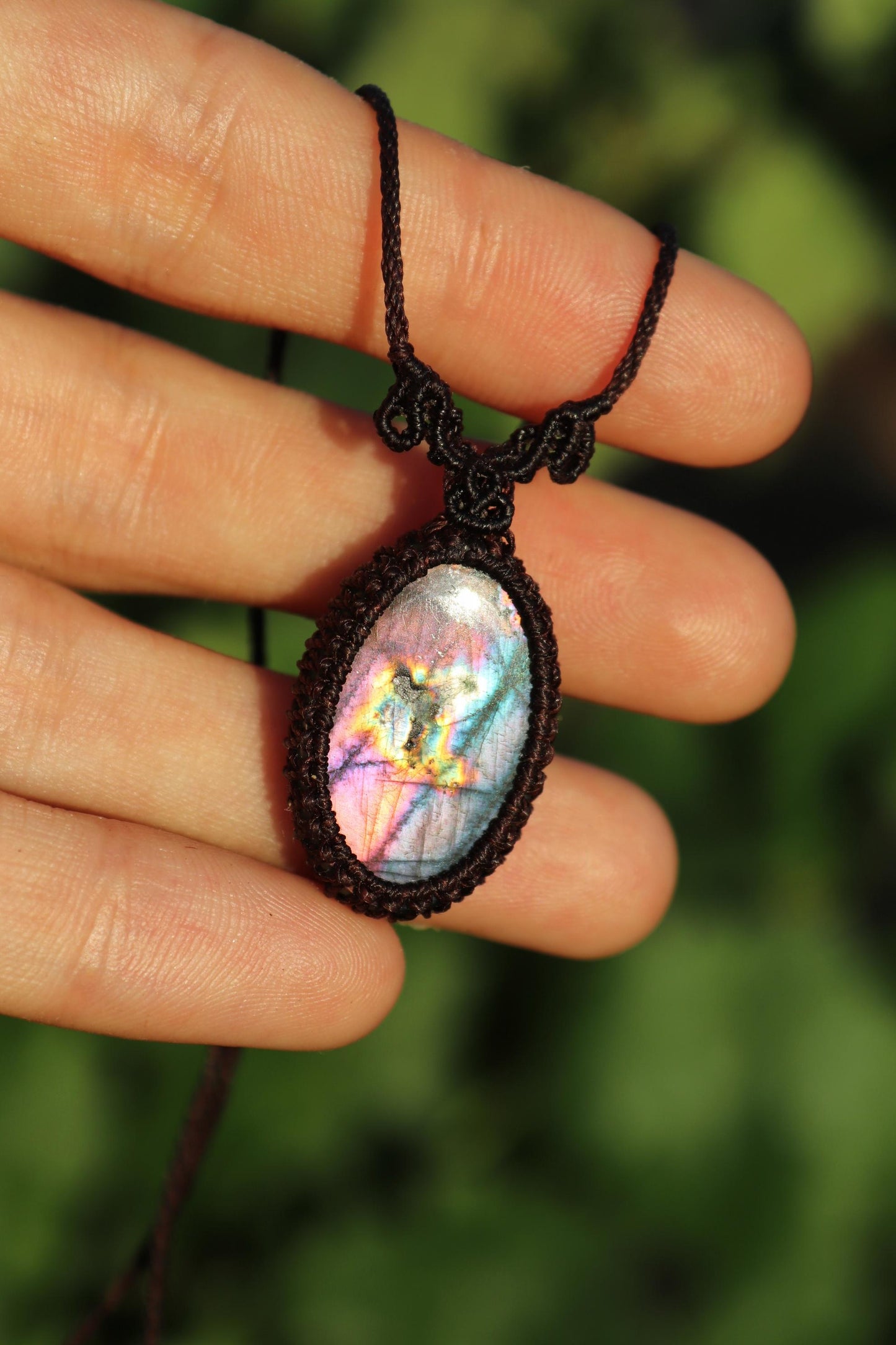 Pendentif en labradorite violette, minimaliste