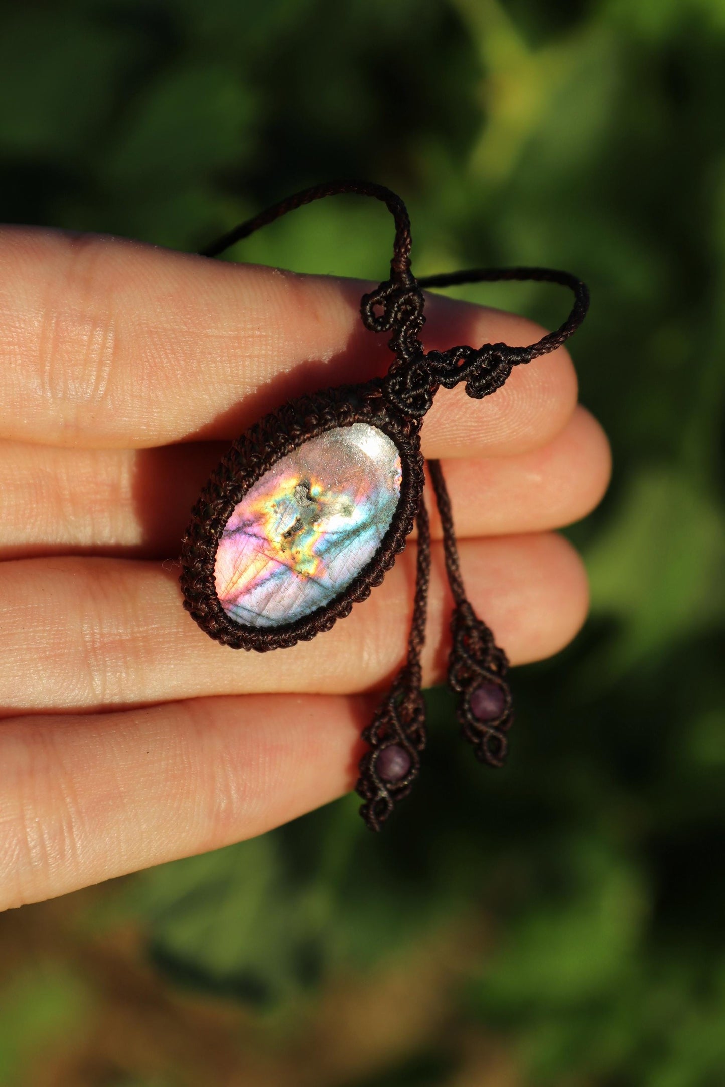 Pendentif en labradorite violette, minimaliste