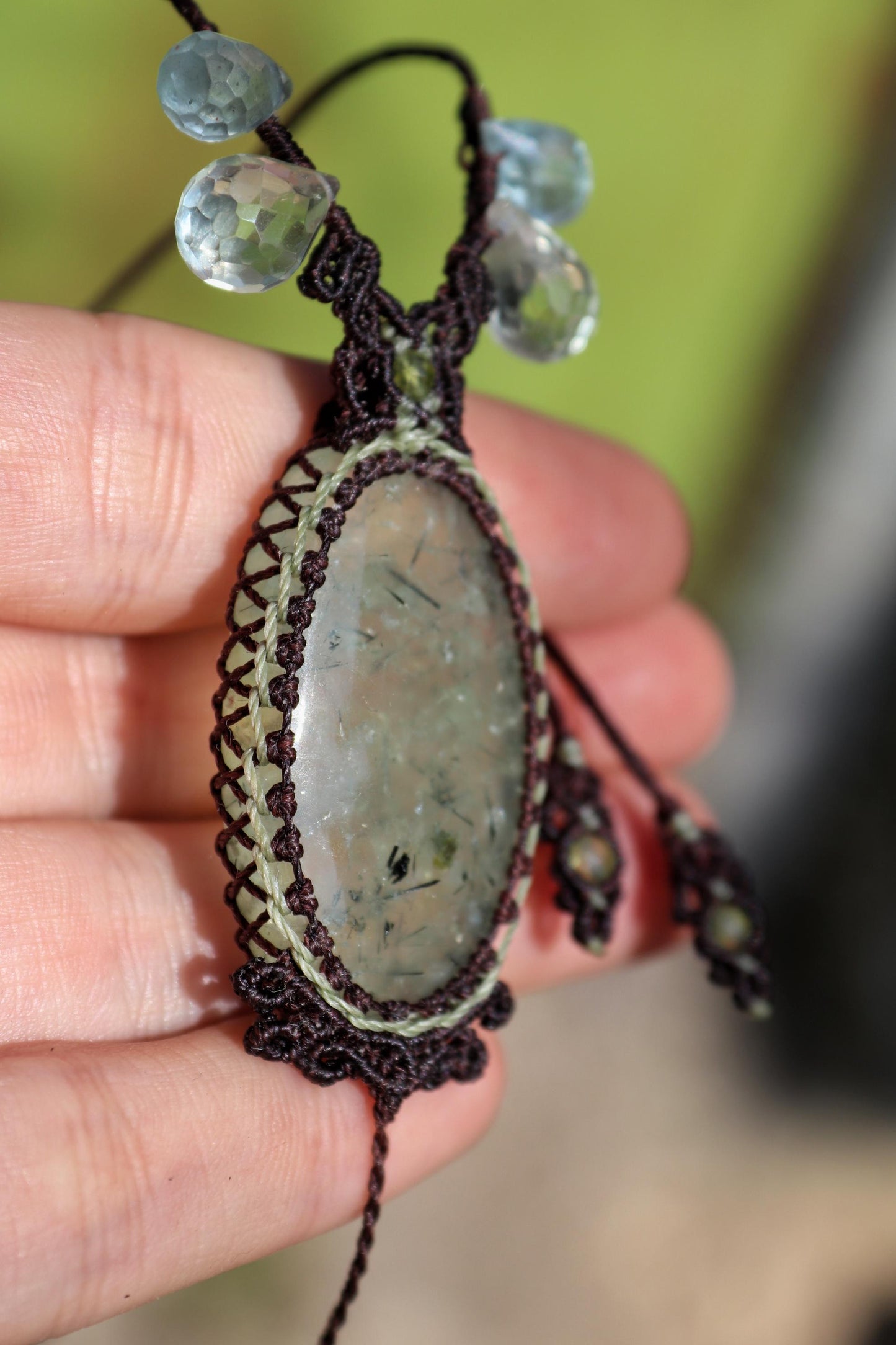 Pendentif PREHNITE avec Aigue-marine, Améthyste verte et péridot