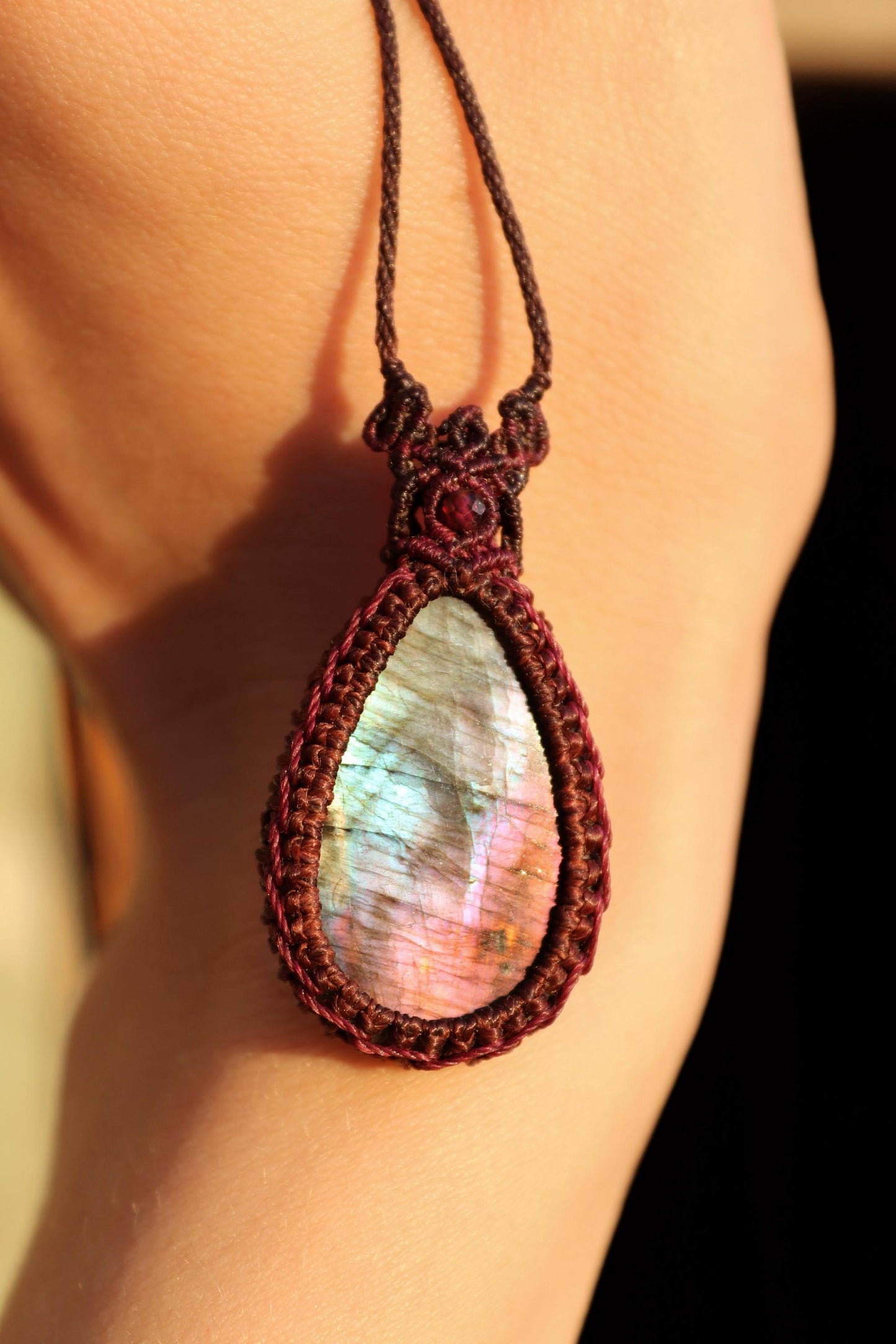 Pendentif en LABRADORITE violette