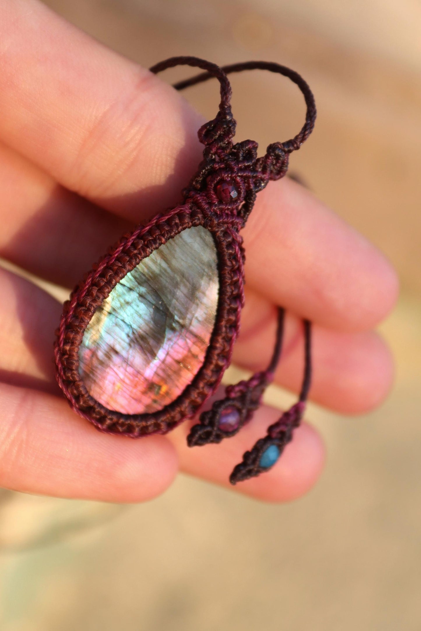 Pendentif en LABRADORITE violette