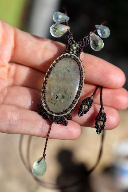 Pendentif PREHNITE avec Aigue-marine, Améthyste verte et péridot