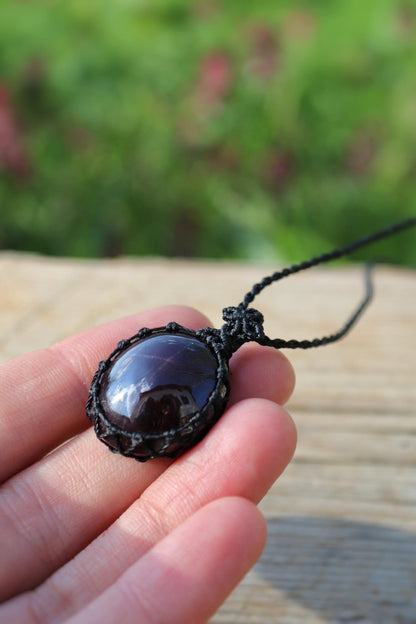 Star RUBY pendant in black macrame