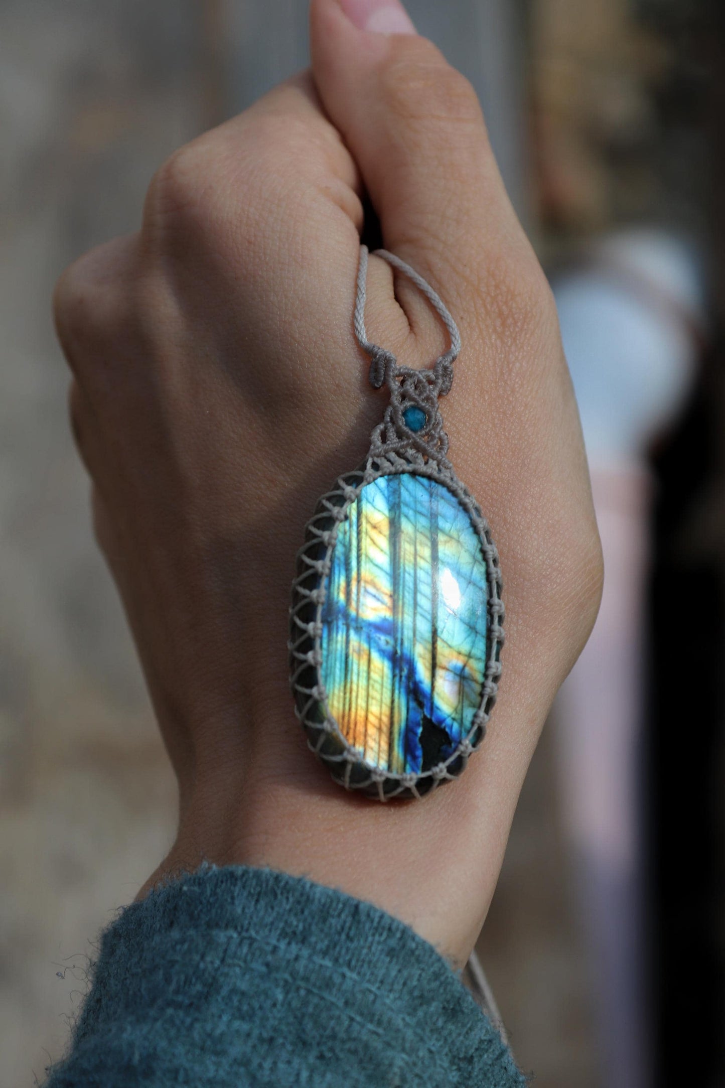 Pendentif LABRADORITE arc-en-ciel intense