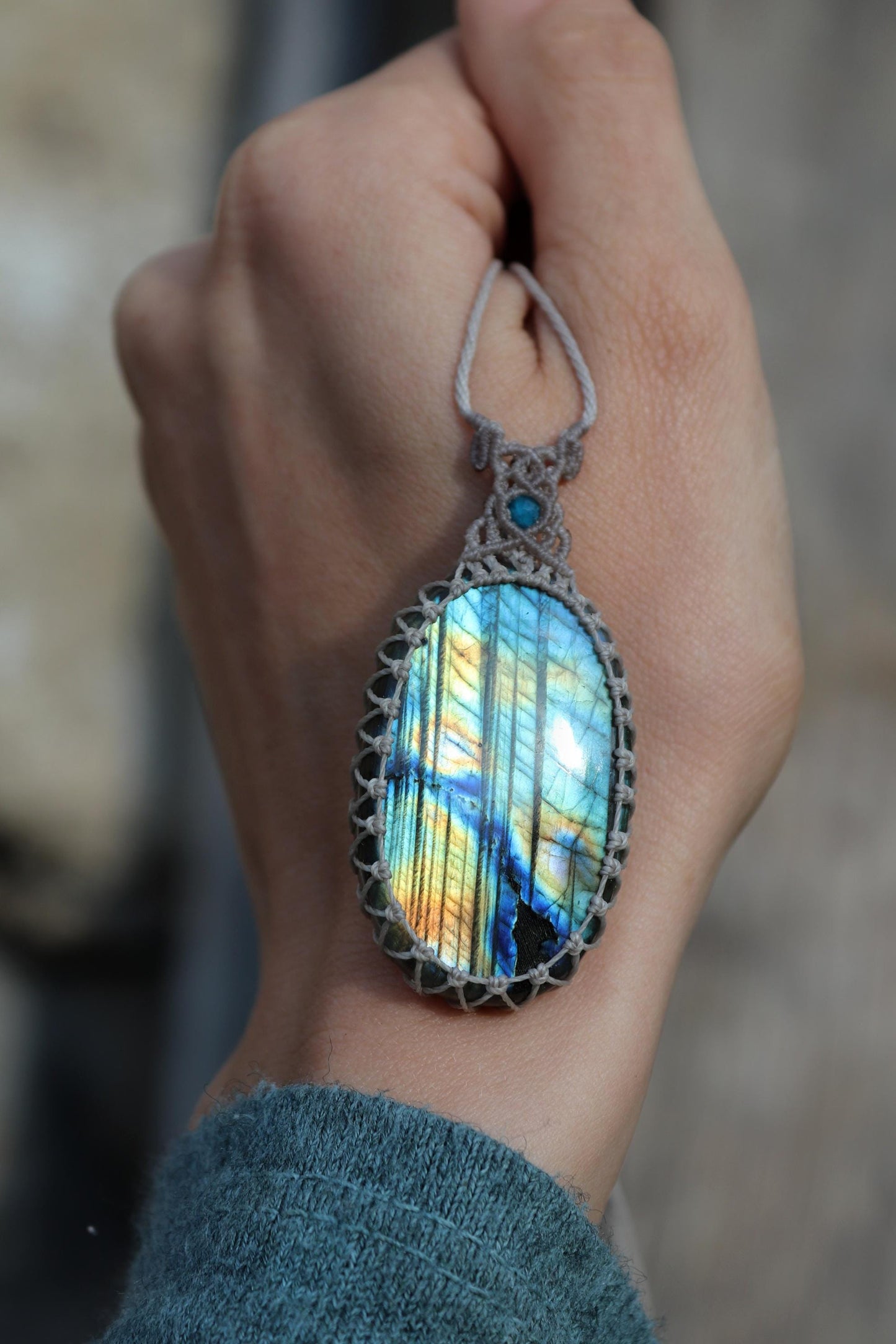 Pendentif LABRADORITE arc-en-ciel intense