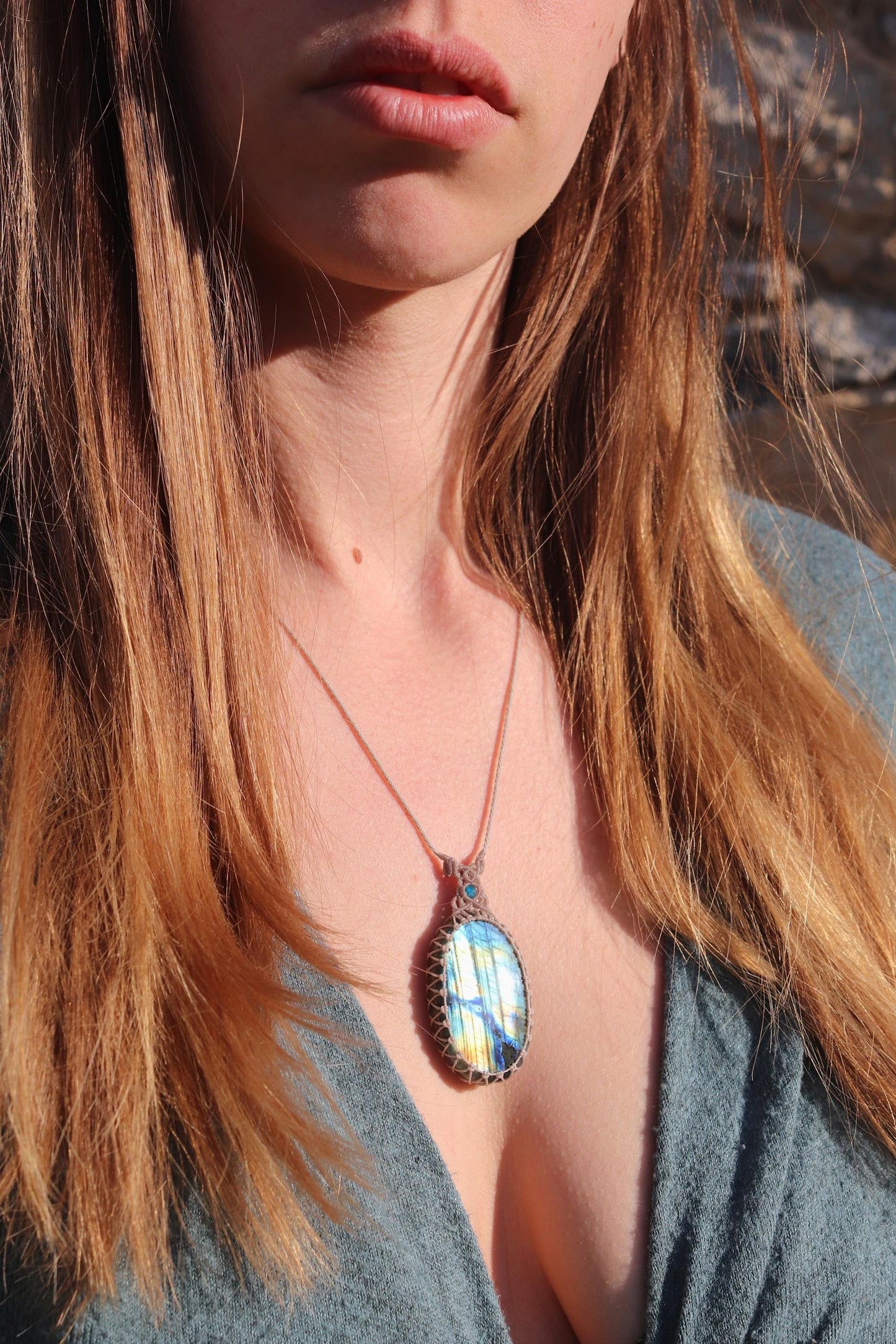 Pendentif LABRADORITE arc-en-ciel intense