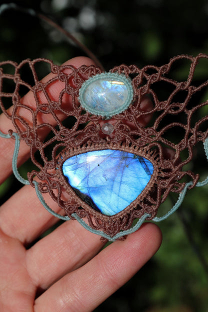 Choker en PIERRE DE LUNE arc-en-ciel et LABRADORITE bleu néon