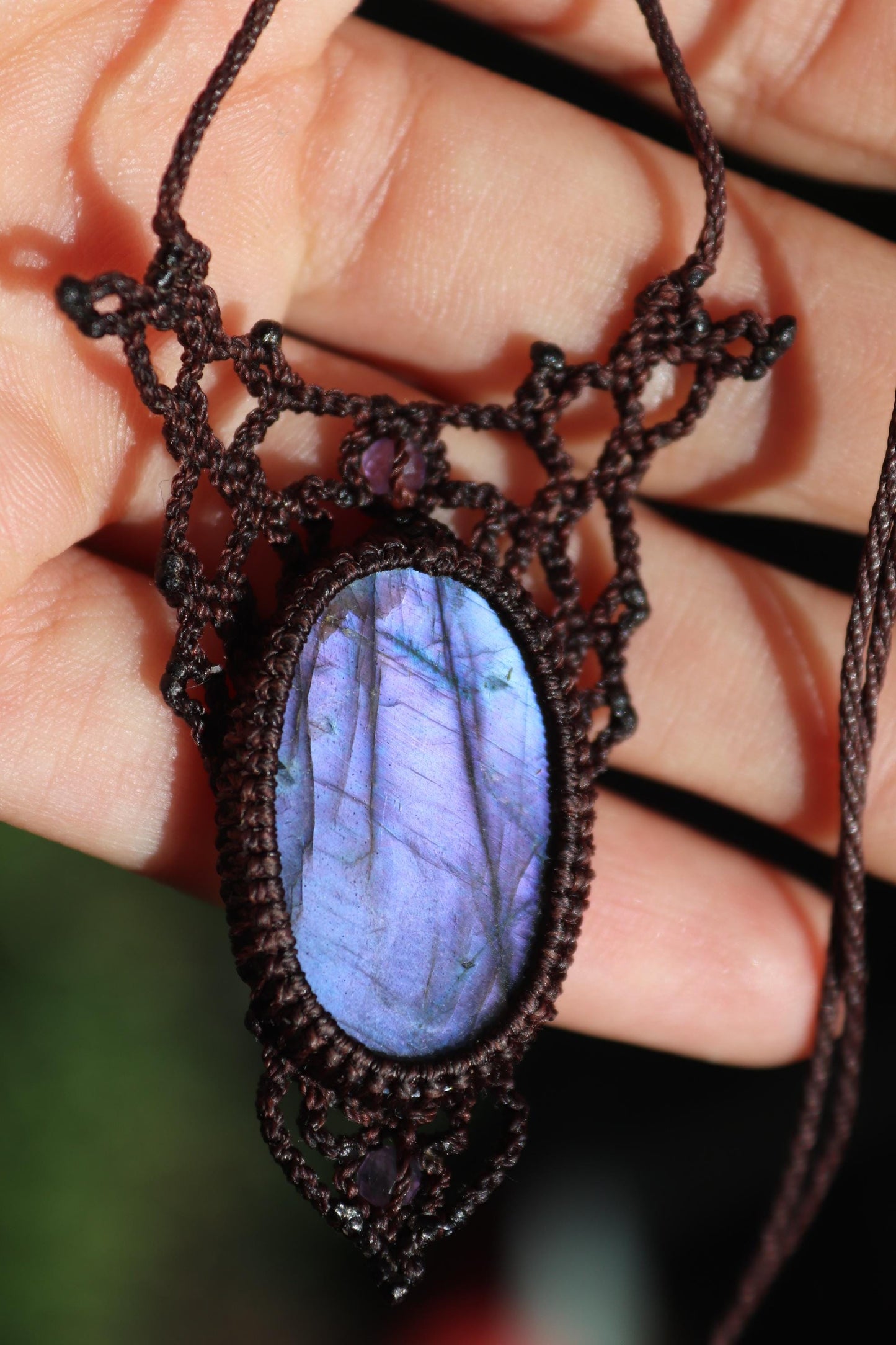 Pendentif en LABRADORITE violette avec perles d'améthyste